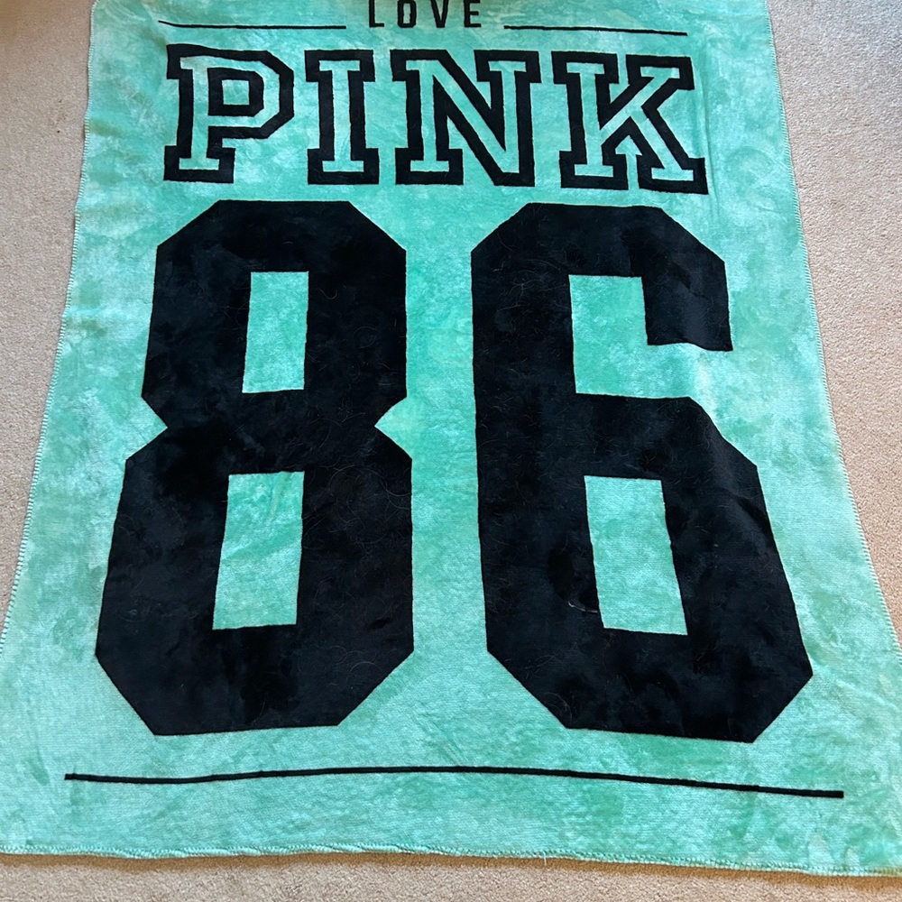 PINK Victoria's Secret Sherpa Throw Blanket